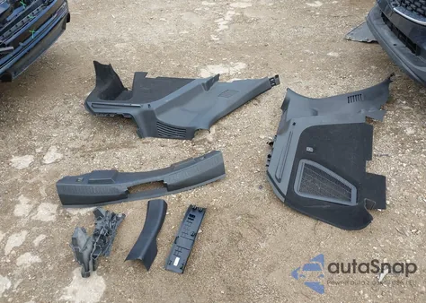 2023 Lincoln Corsair Reserve z USA, uszkodzony, nr VIN 5LMCJ2CA3PUL11931